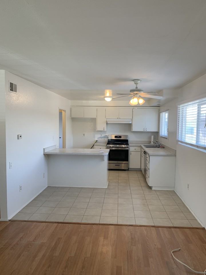 401 Sunflower Ave - Photo 2 of 12