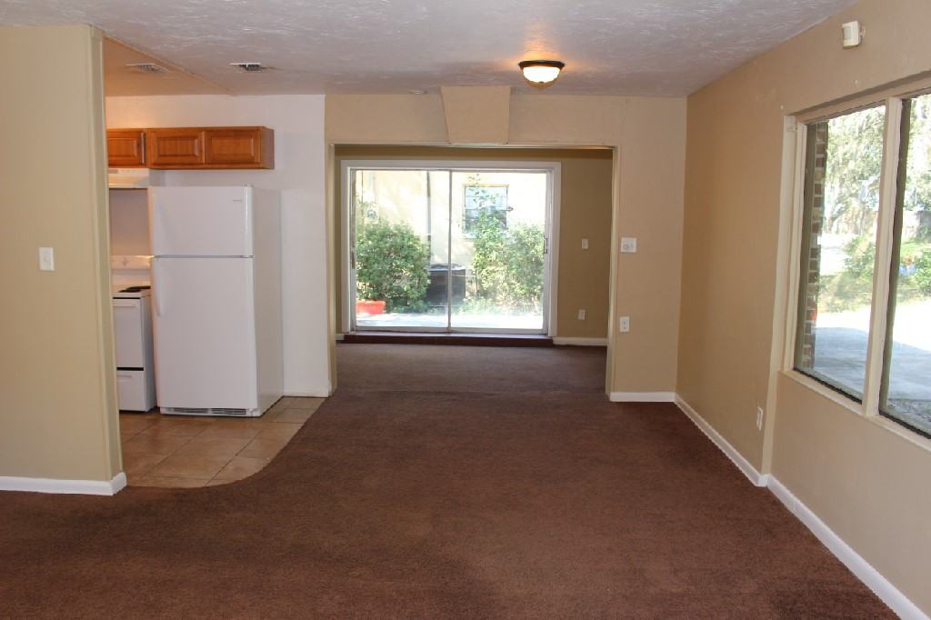 1801 Se 13th Pl - Photo 3 of 9