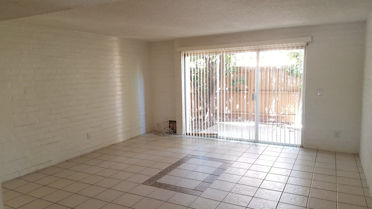 2875 N Tucson Blvd #48 - Photo 5 of 15