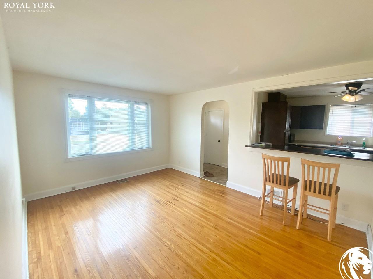 470 Bond St E #1 - Photo 2 of 18