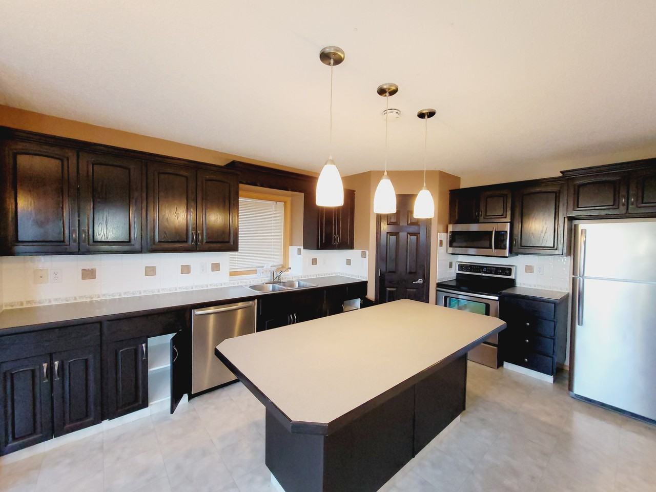 5312 156 Ave Nw - Photo 2 of 19