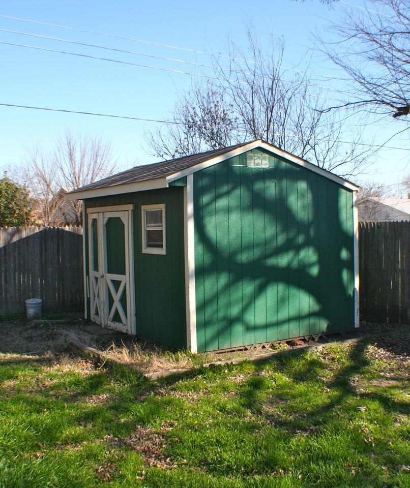 1011 John Reagan St - Photo 3 of 12