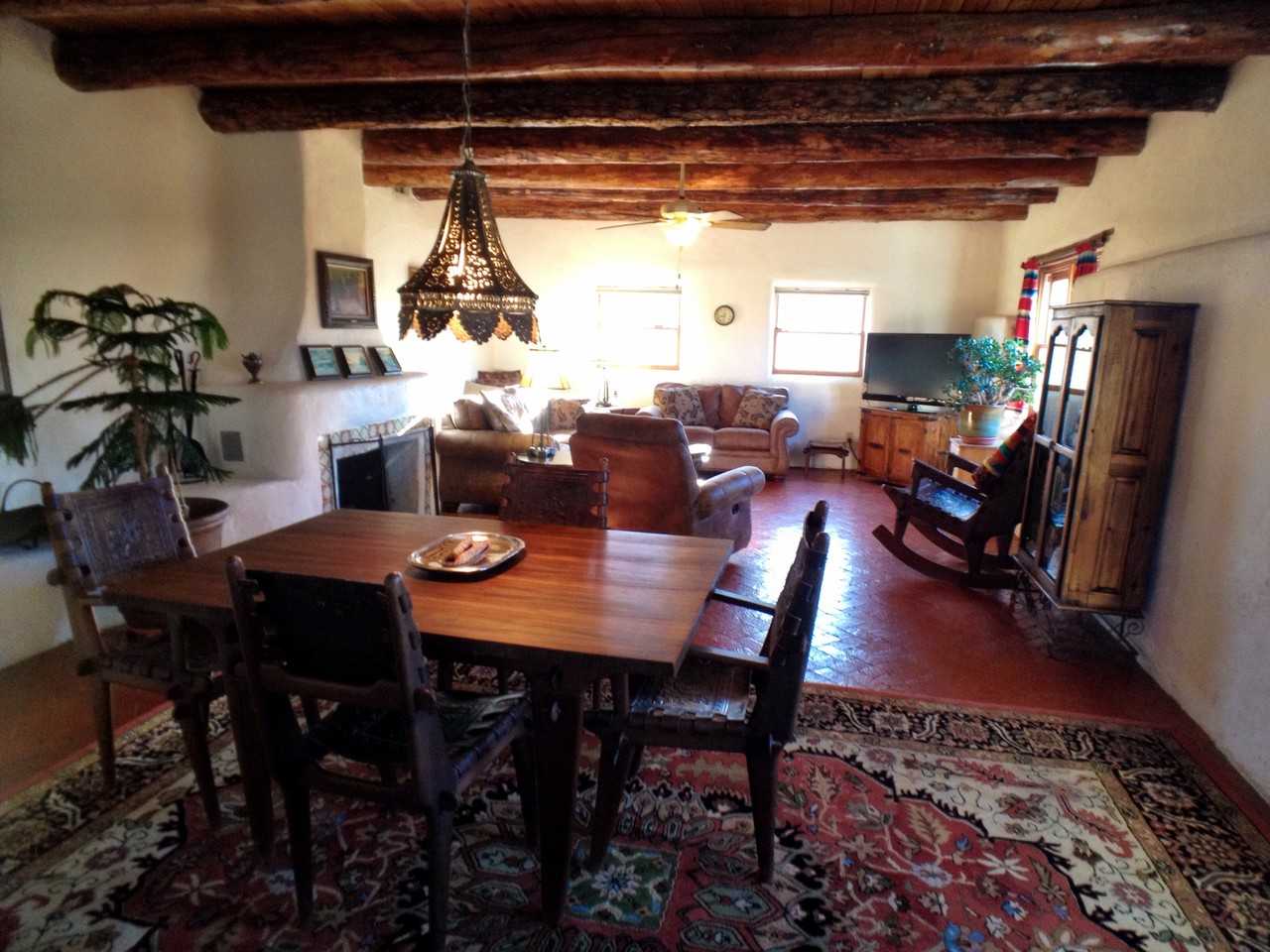 1501 Avenida Cristo Rey NW - Photo 2 of 31