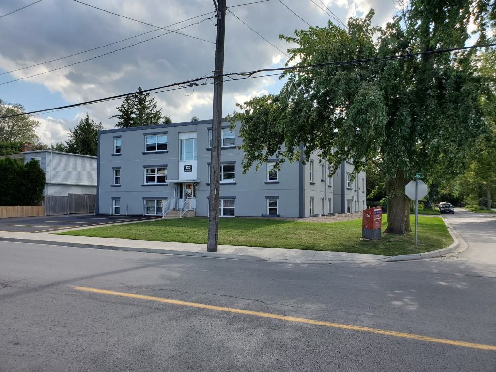 223 Ontario Street 1, St. Catharines, ON L2R 5L2 2 Bedroom Apartment