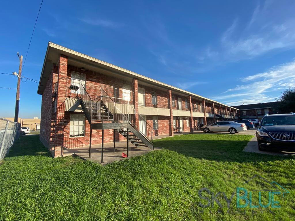 402 S. Gastel Cir. Apt. 15, Edinburg TX 78539 - Photo 2 of 2