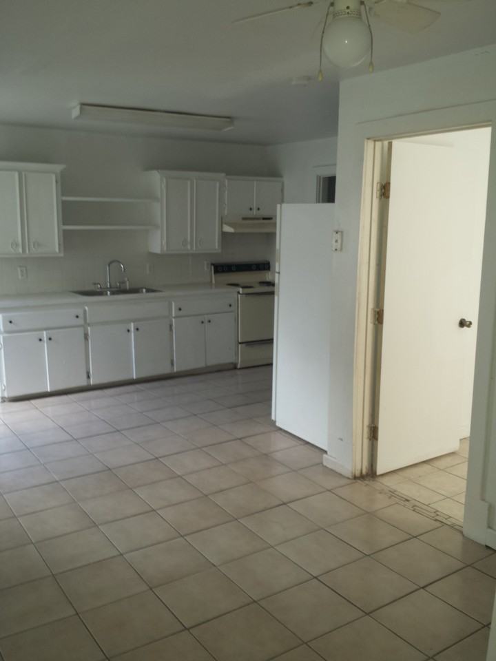 629 West Nettie Avenue #A - Photo 2 of 9