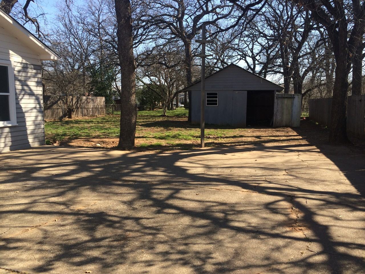 136 Arthur Dr - Photo 2 of 2