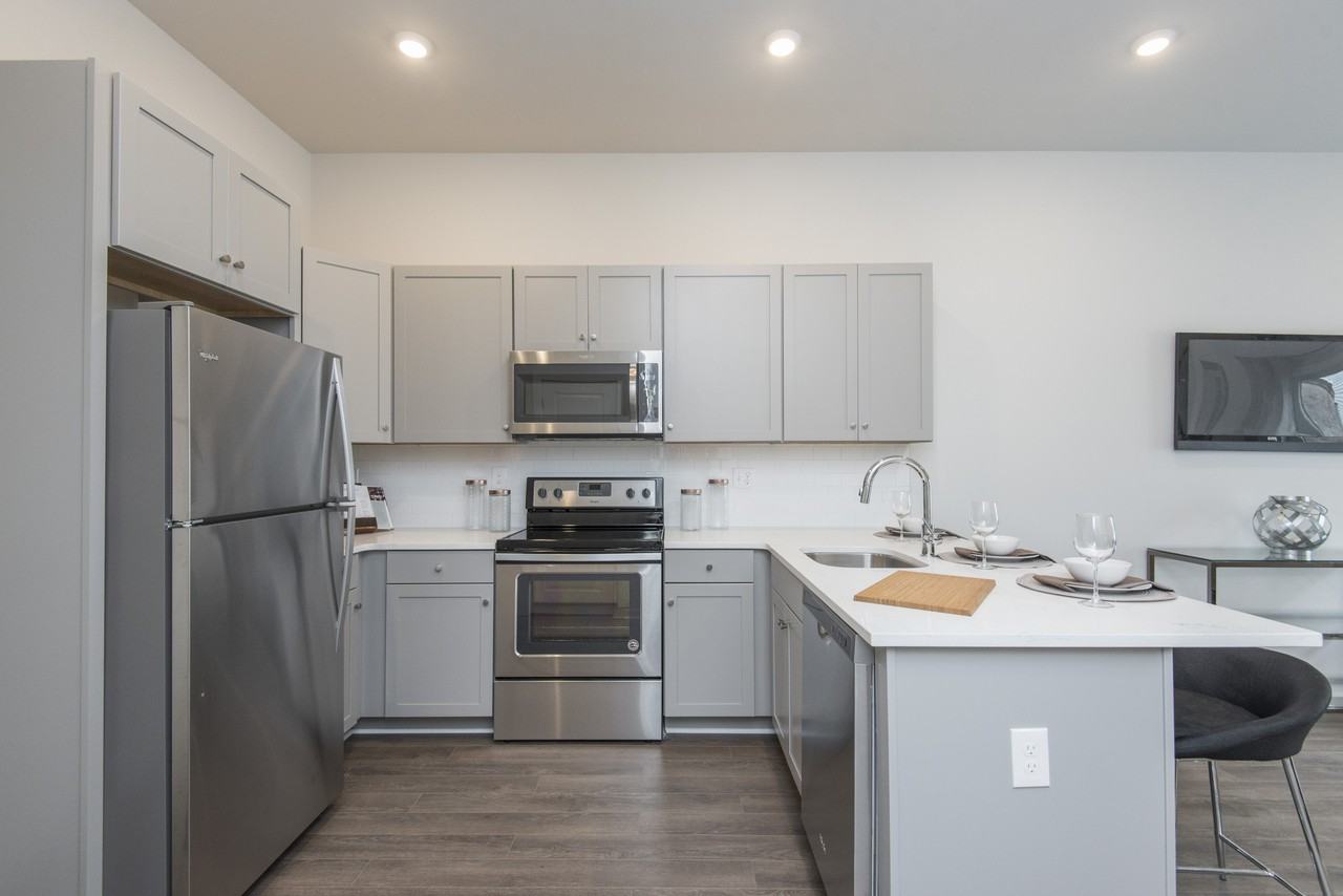 1002 N 2nd Street - Photo 2 of 17