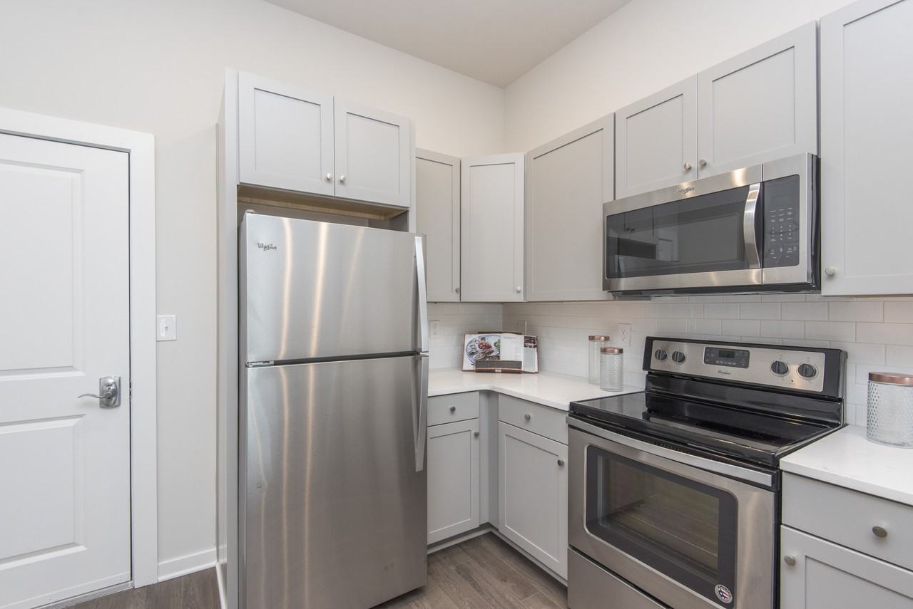 1002 N 2nd Street - Photo 4 of 17