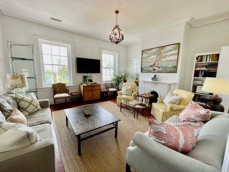 109 Bull St - Photo 3 of 25