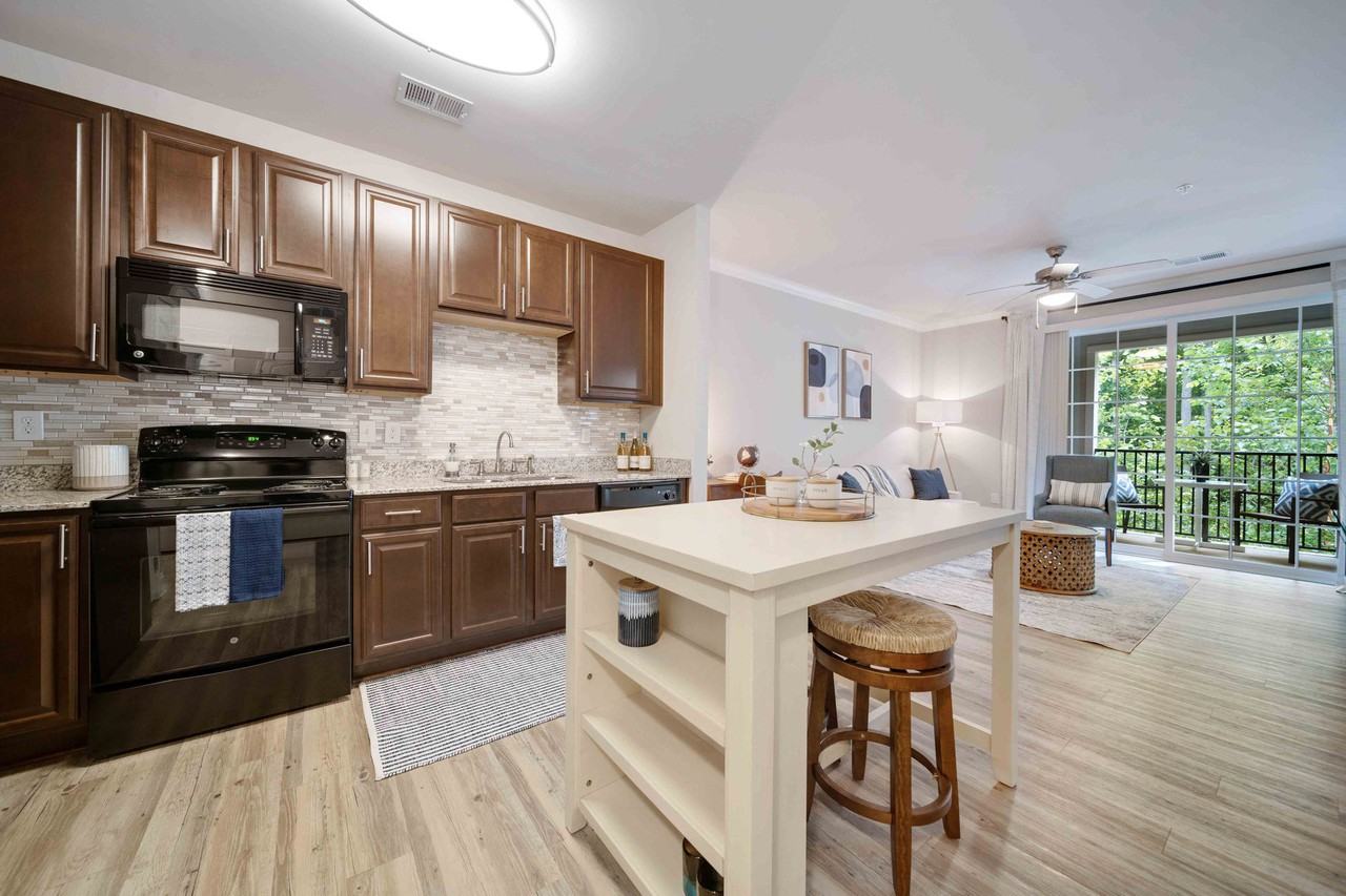 Tryon Place - Photo 2 of 37