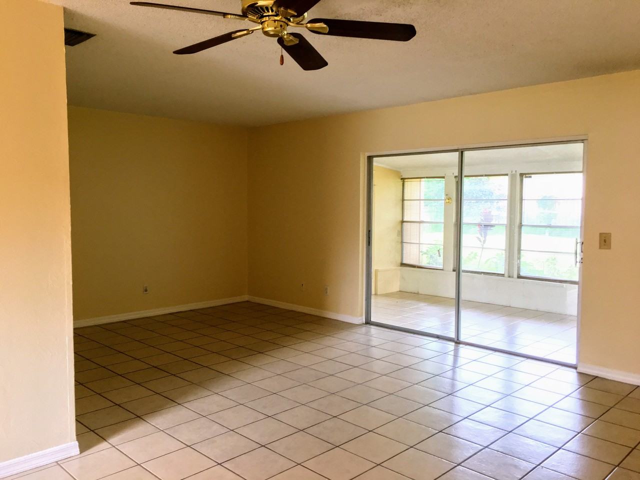 3753 Hollow Oak Pl - Photo 2 of 5