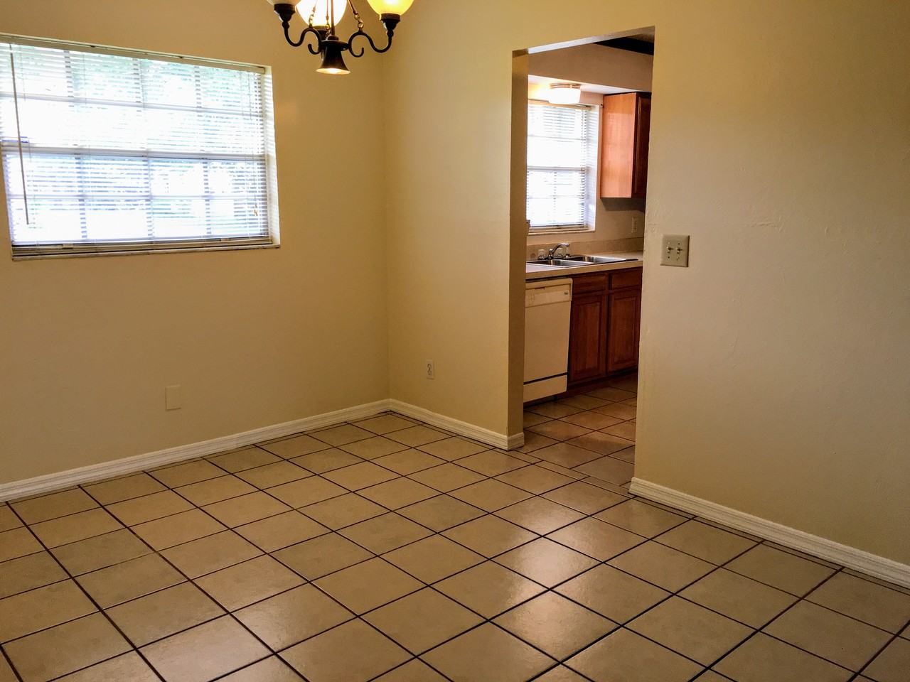 3753 Hollow Oak Pl - Photo 3 of 5