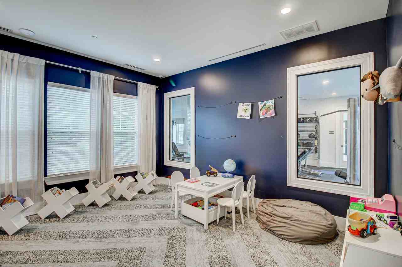 Heartwood at Lockwood Glen - Photo 3 of 43