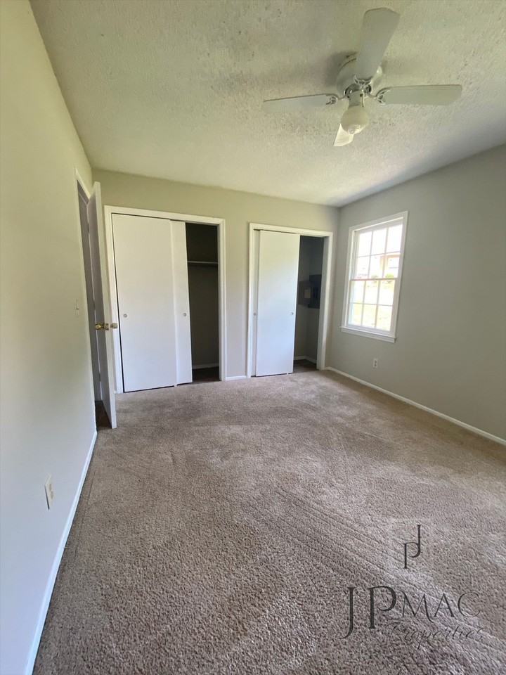 18 Simmons Ct #1 - Photo 7 of 13