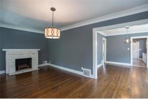 featured image of 5919 Kenwood Ave #1