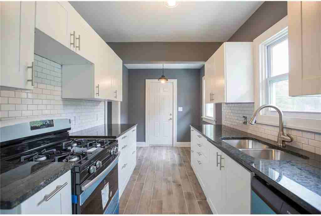 5919 Kenwood Ave #1 - Photo 3 of 17