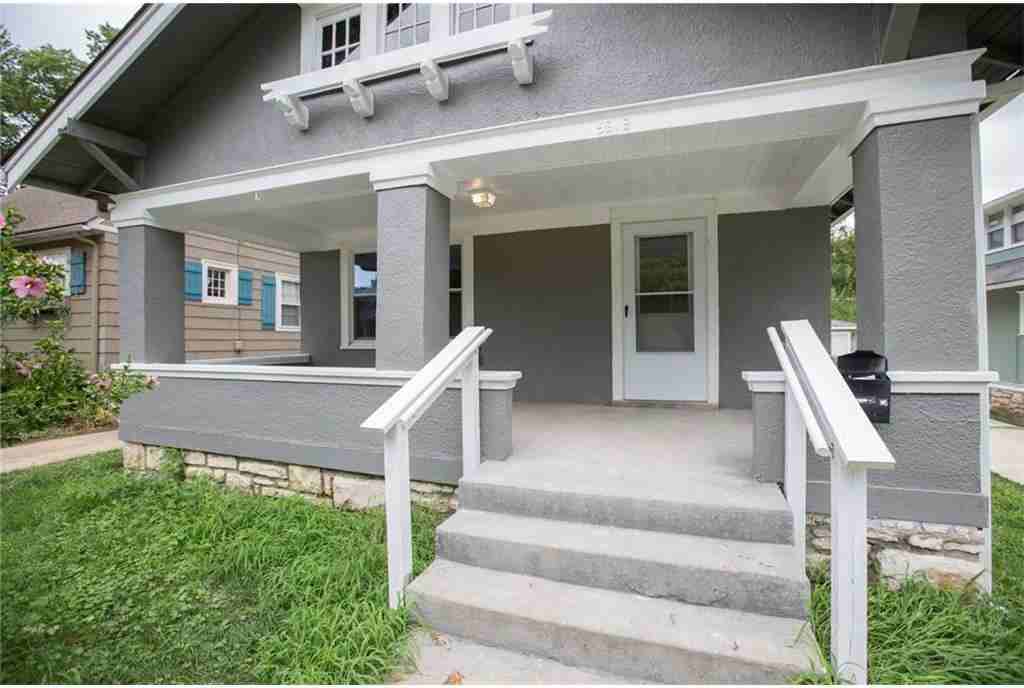 5919 Kenwood Ave #1 - Photo 4 of 17