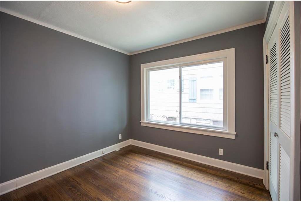 5919 Kenwood Ave #1 - Photo 5 of 17