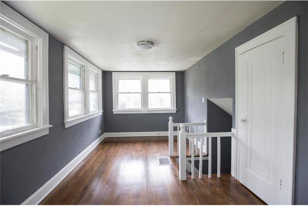 5919 Kenwood Ave #1 - Photo 6 of 17