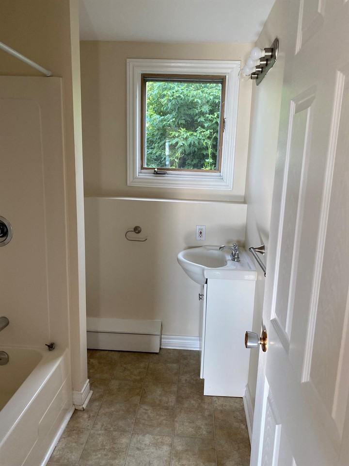 61 Anderson Rd #100 - Photo 7 of 8
