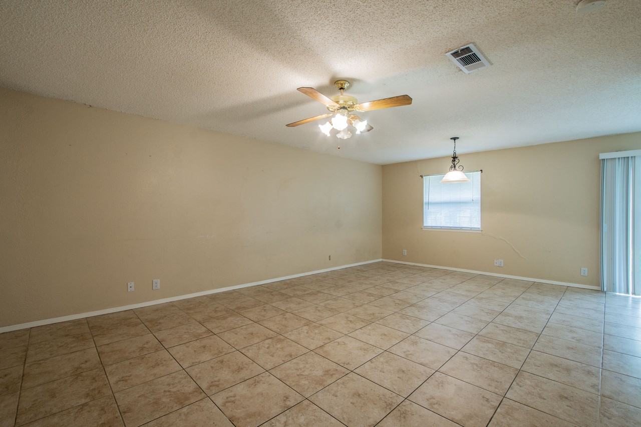 1304 East Mesa Park Drive - Photo 3 of 11