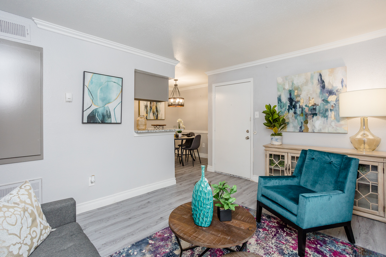 Villa Luna Apartments - Photo 7 of 50