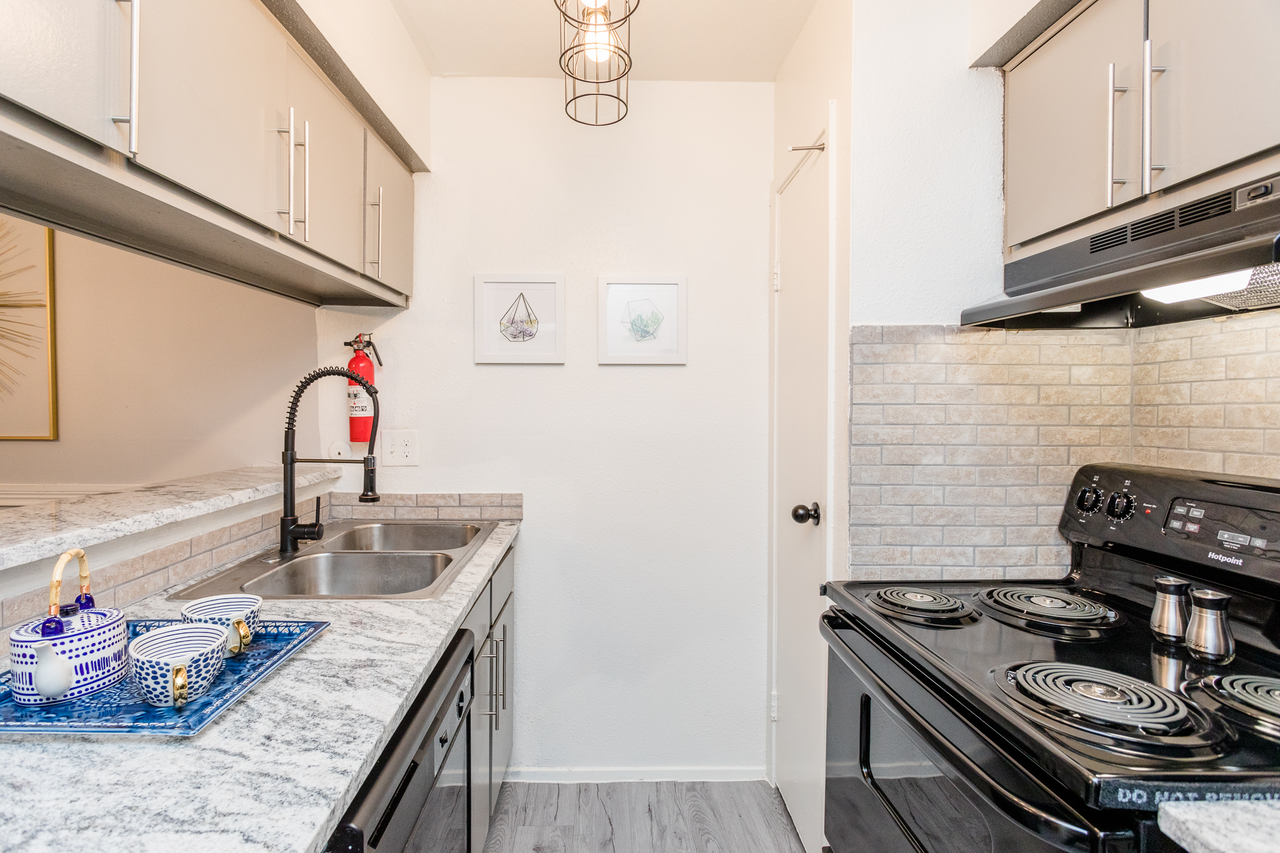 Ridge Point Apartments - Photo 5 of 50