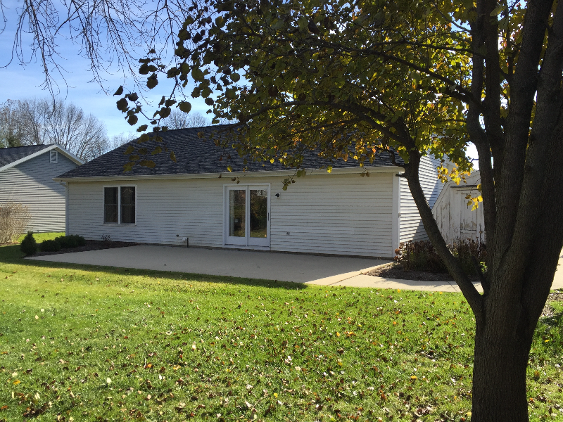 171 Peacock Ct - Photo 7 of 39