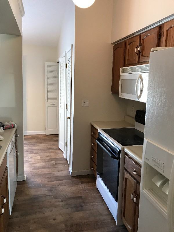 171 Peacock Ct - Photo 3 of 39