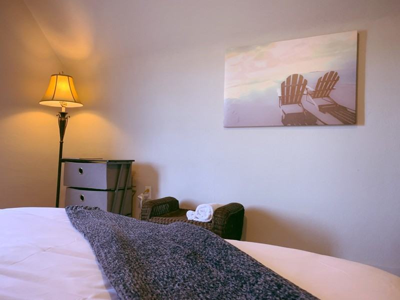 2401 Boylston Ave E - Photo 2 of 12