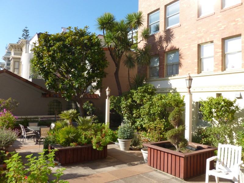 2000 California St #302