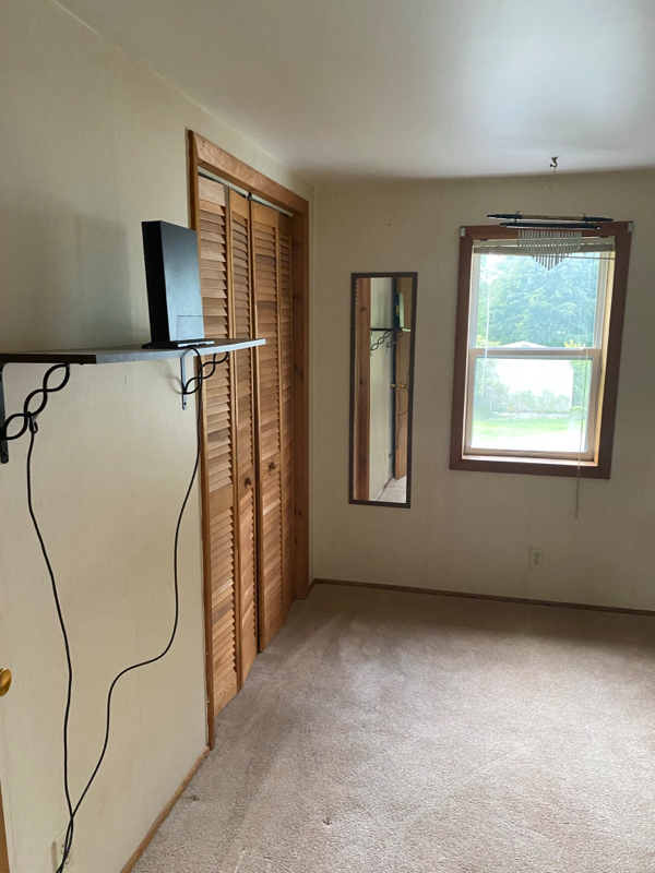 690 S Windsor St - Photo 5 of 11