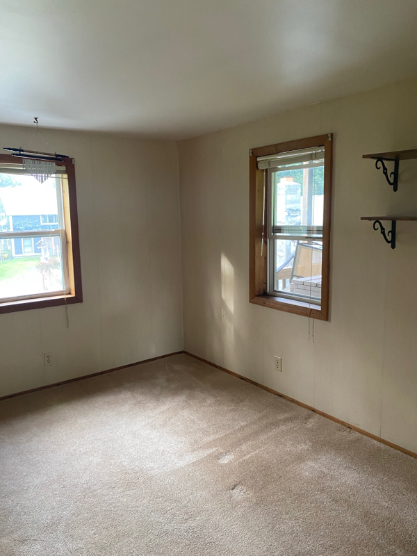 690 S Windsor St - Photo 6 of 11