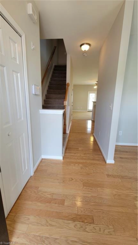 33 Arbor Hill Pl - Photo 3 of 24