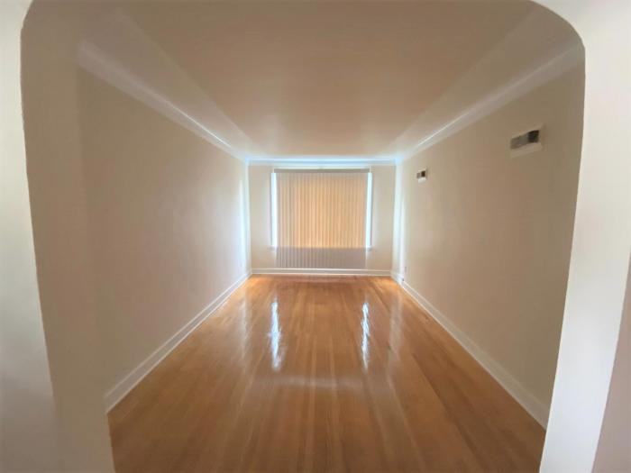 708 Arlington St - Photo 3 of 7