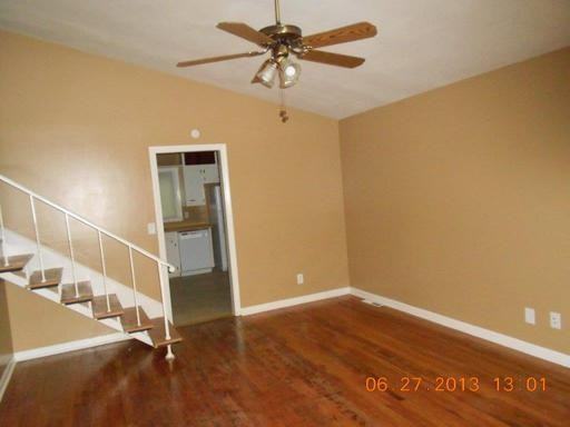 4249 N Quincy Ave - Photo 2 of 11