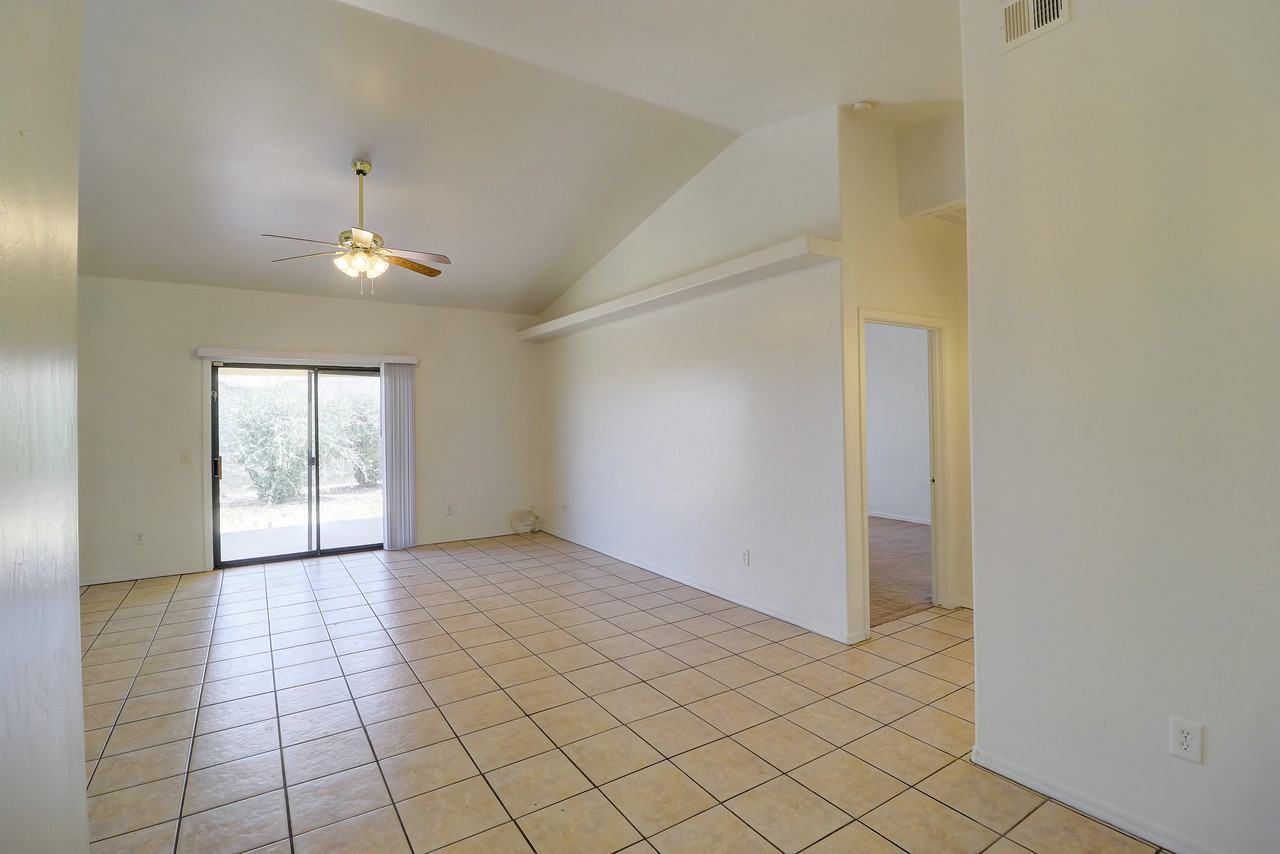 201 W Palm Ct - Photo 3 of 26