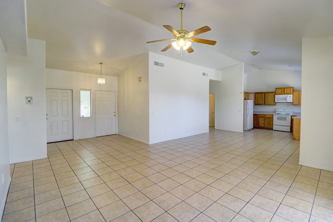 201 W Palm Ct - Photo 5 of 26