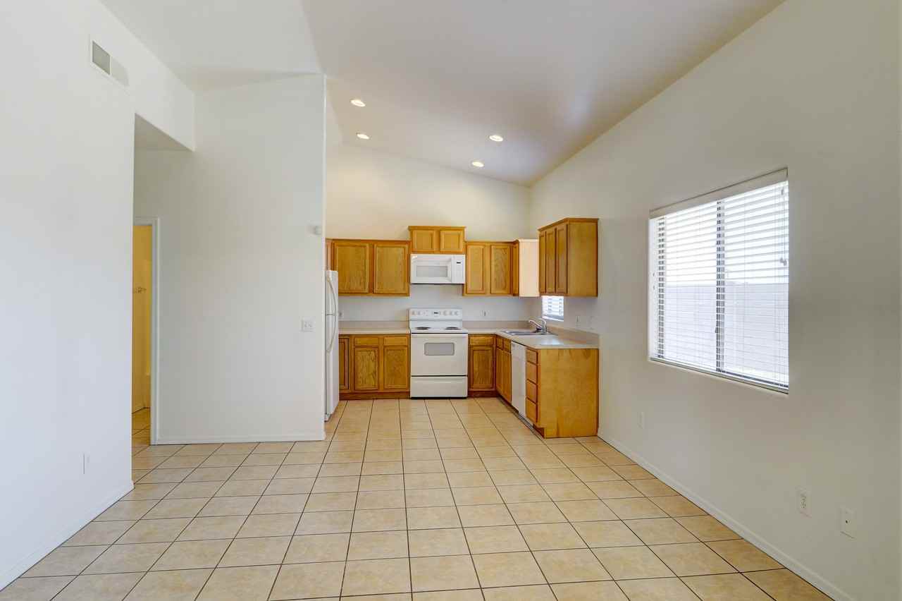 201 W Palm Ct - Photo 7 of 26