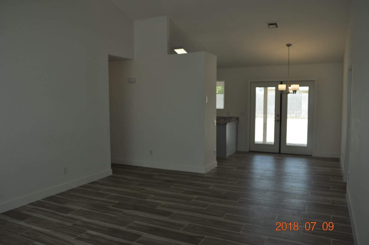 6758 W Mountain View Rd - Photo 2 of 15