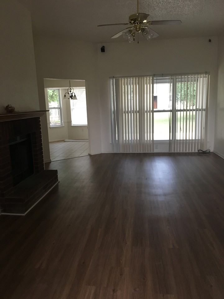 106 Campfire Cir - Photo 2 of 10
