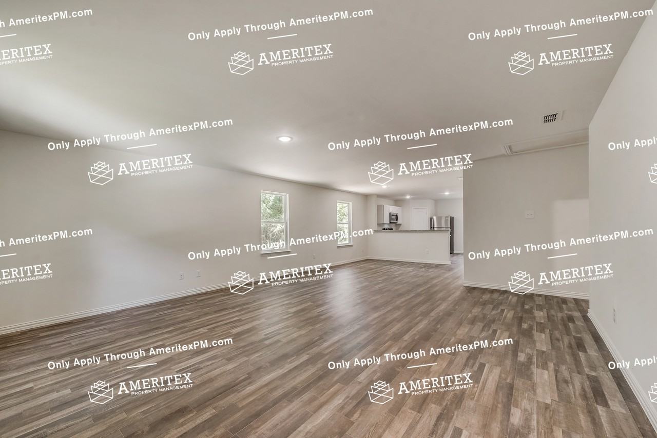 459 Admiral Dr - Photo 3 of 19