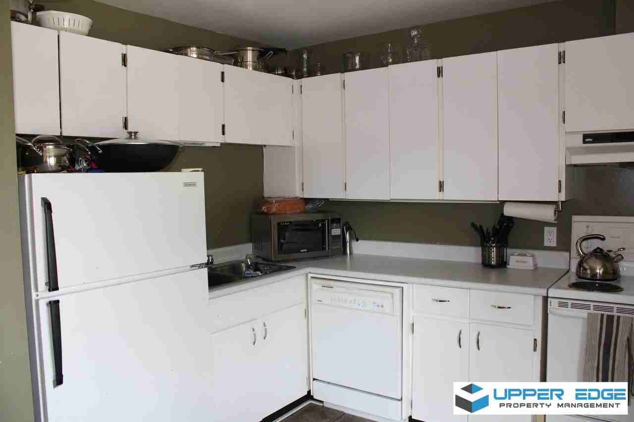 765 Nassau St S - Photo 3 of 23