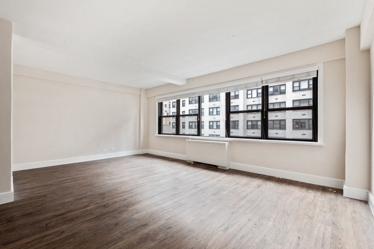 Renoir House - Photo 2 of 24