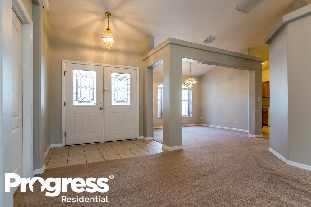 720 Westview Dr - Photo 2 of 16