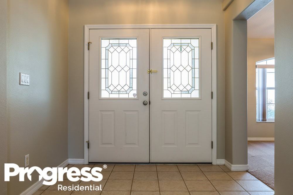 720 Westview Dr - Photo 3 of 16