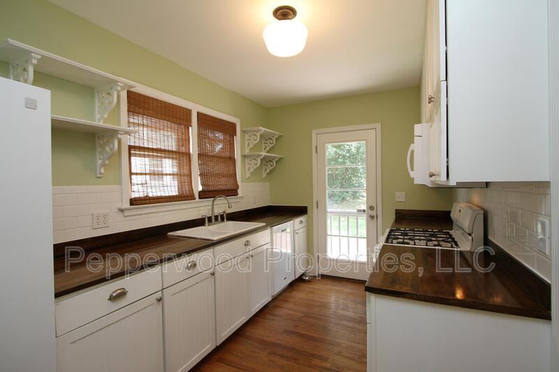 111 Timothy St - Photo 5 of 23