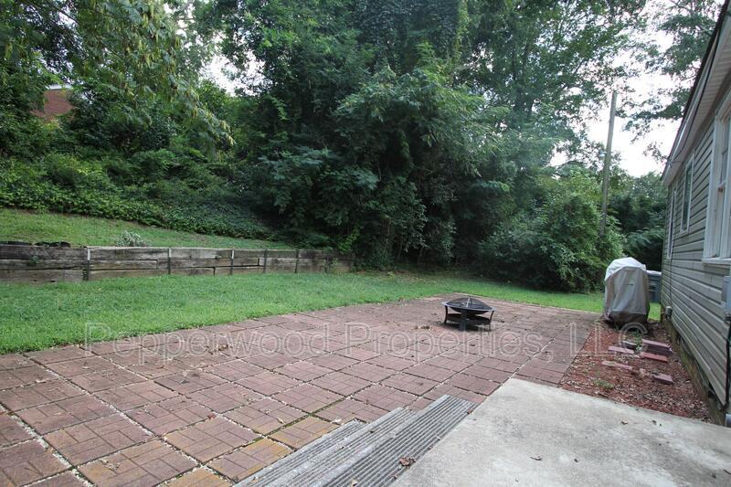 111 Timothy St - Photo 7 of 23