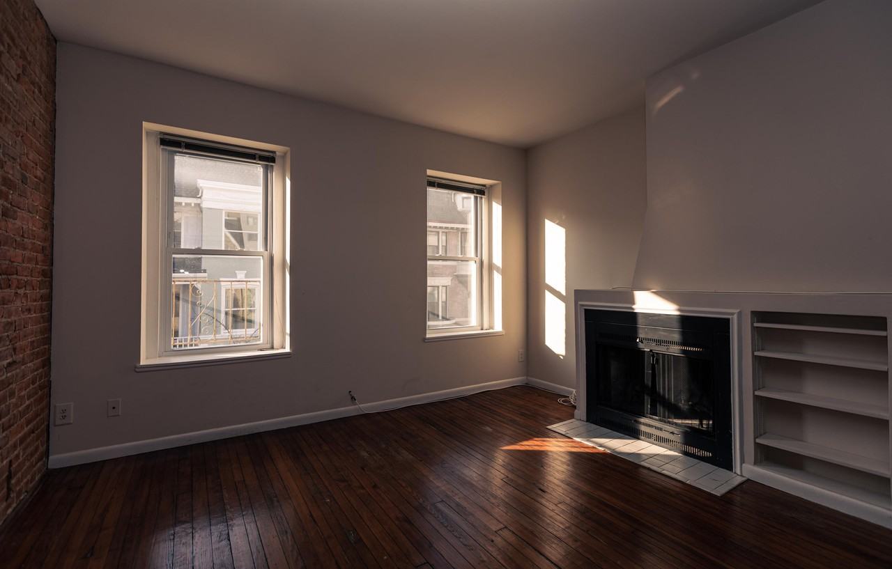 1415 Hopkins St Nw #3 - Photo 3 of 17